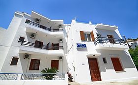 To Gefyraki Rooms